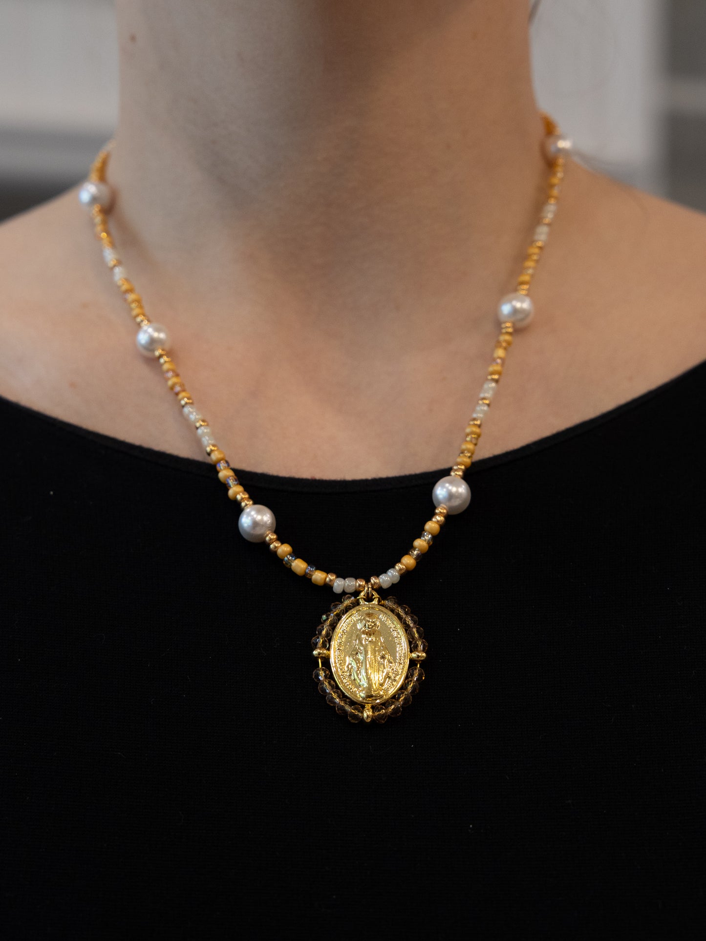 Champagne Miraculous Medal - Rue du Bac